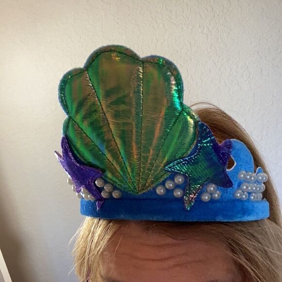 Mermaid Crown iridescent Shell Star And Pearl Design - Picture 8 of 9
